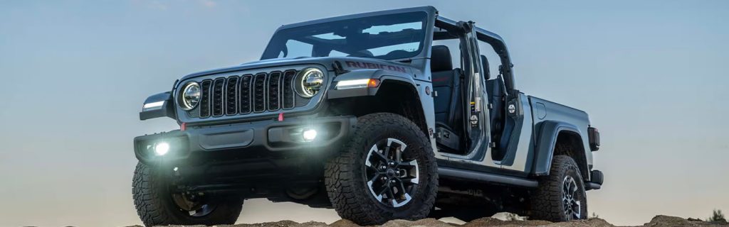 2026 Jeep Gladiator Rubicon, off-roading with its doors removed