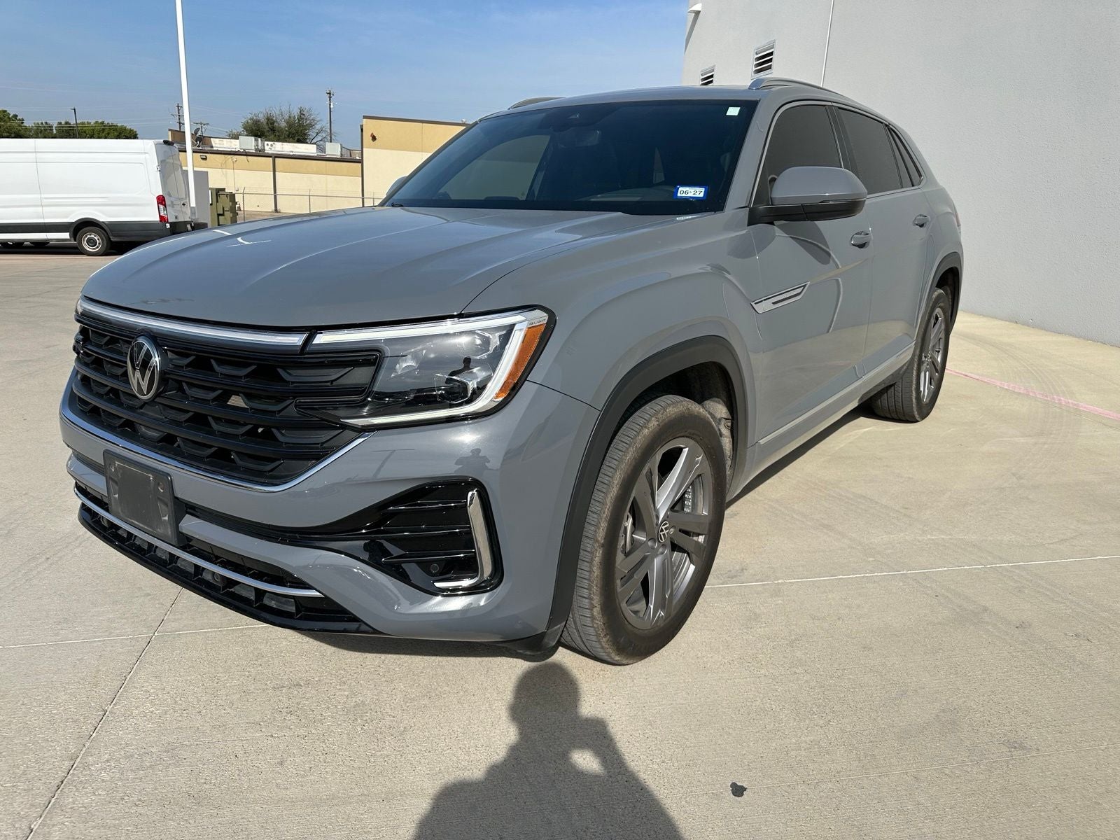 2024 Volkswagen Atlas Cross Sport 2.0T SEL R-Line