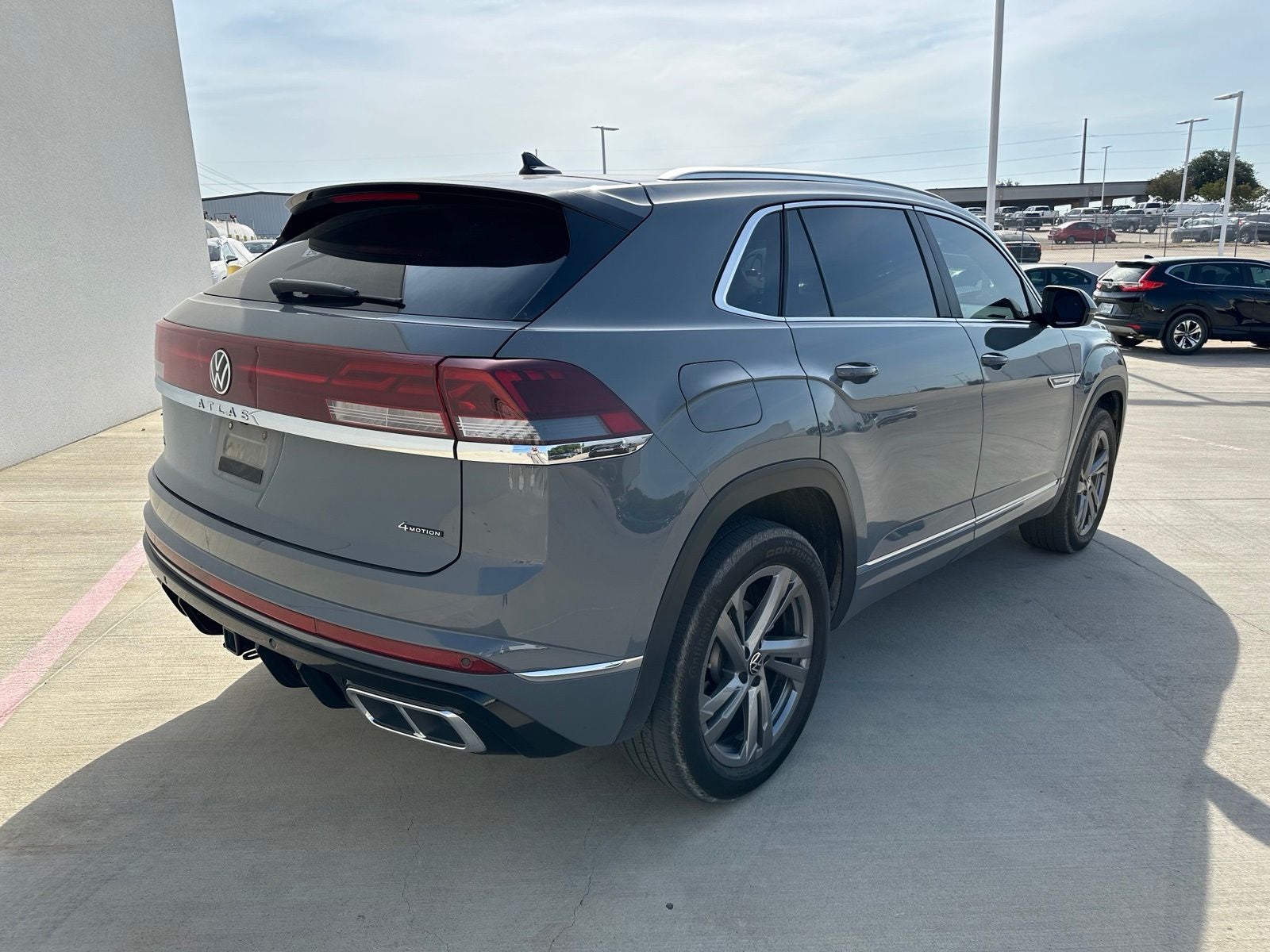 2024 Volkswagen Atlas Cross Sport 2.0T SEL R-Line