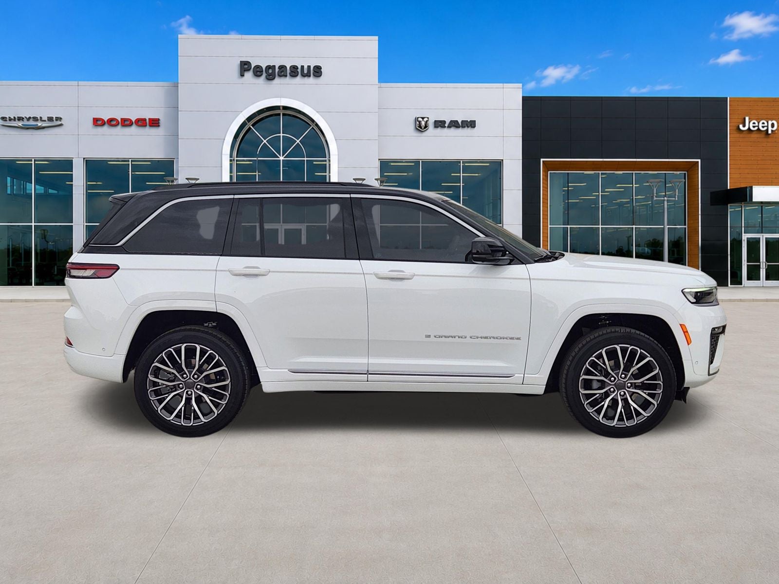 2026 Jeep Grand Cherokee GRAND CHEROKEE SUMMIT 4X4