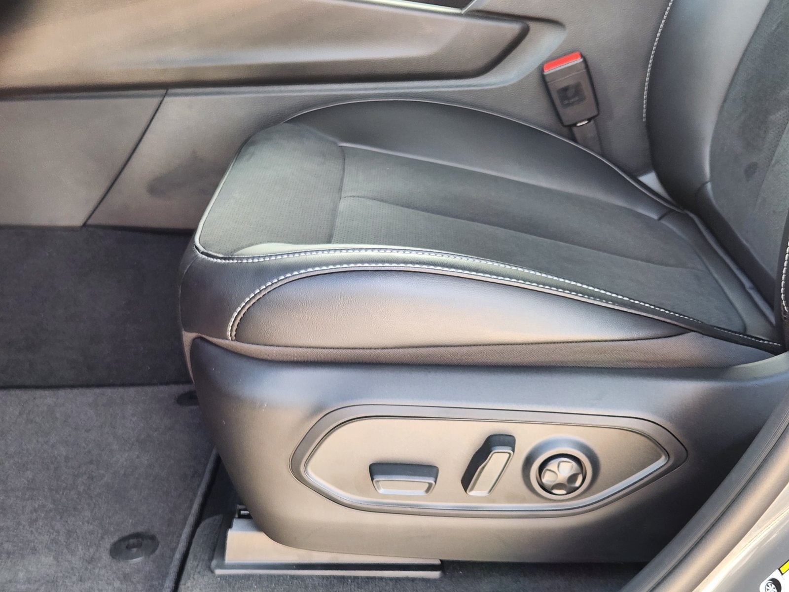 2027 Jeep Grand Cherokee L Laredo Altitude
