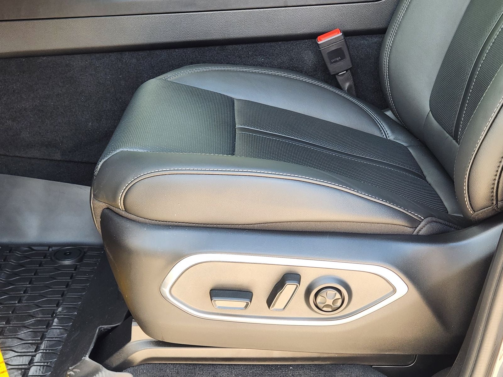 2026 Jeep Grand Wagoneer GRAND WAGONEER UPLAND 4X4
