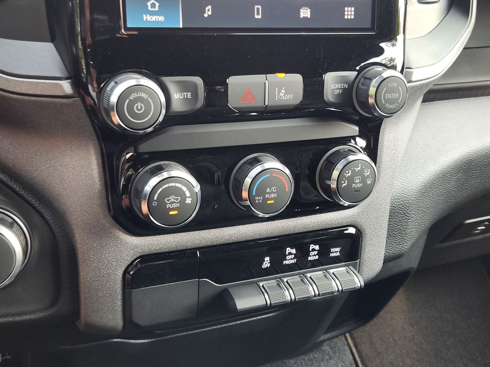2026 RAM Ram 1500 RAM 1500 EXPRESS CREW CAB 4X2 5'7' BOX