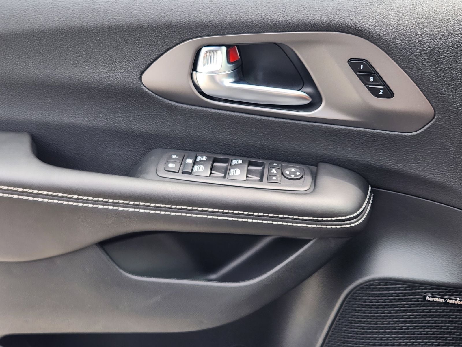 2027 Chrysler Pacifica PACIFICA LIMITED