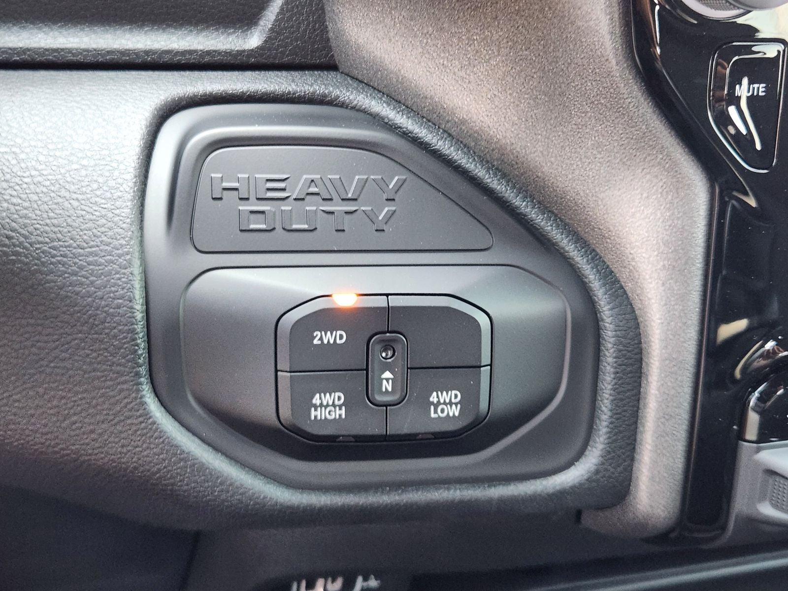 2026 RAM Ram 2500 RAM 2500 BLACK EXPRESS CREW CAB 4X4 6'4' BOX