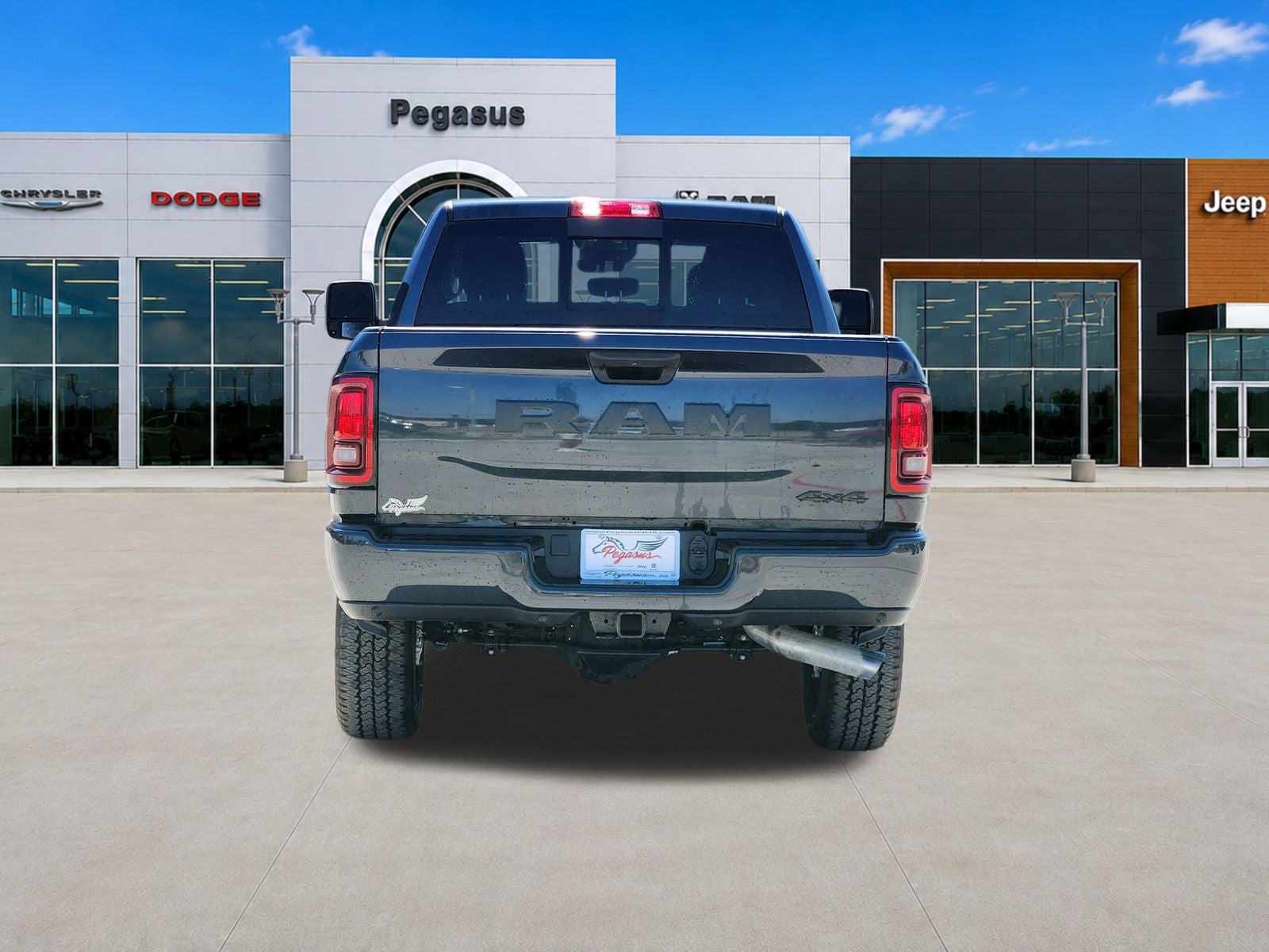 2026 RAM Ram 2500 RAM 2500 BLACK EXPRESS CREW CAB 4X4 6'4' BOX