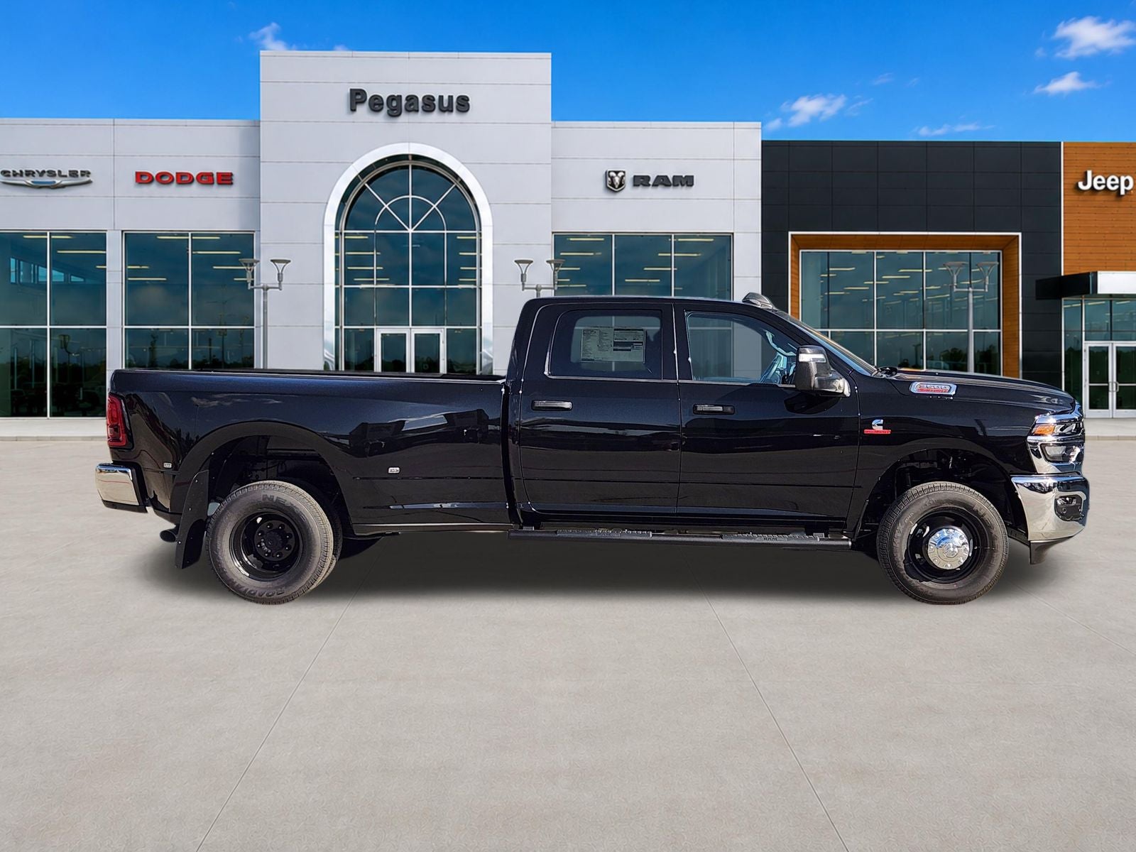 2026 RAM Ram 3500 RAM 3500 TRADESMAN CREW CAB 4X4 8' BOX