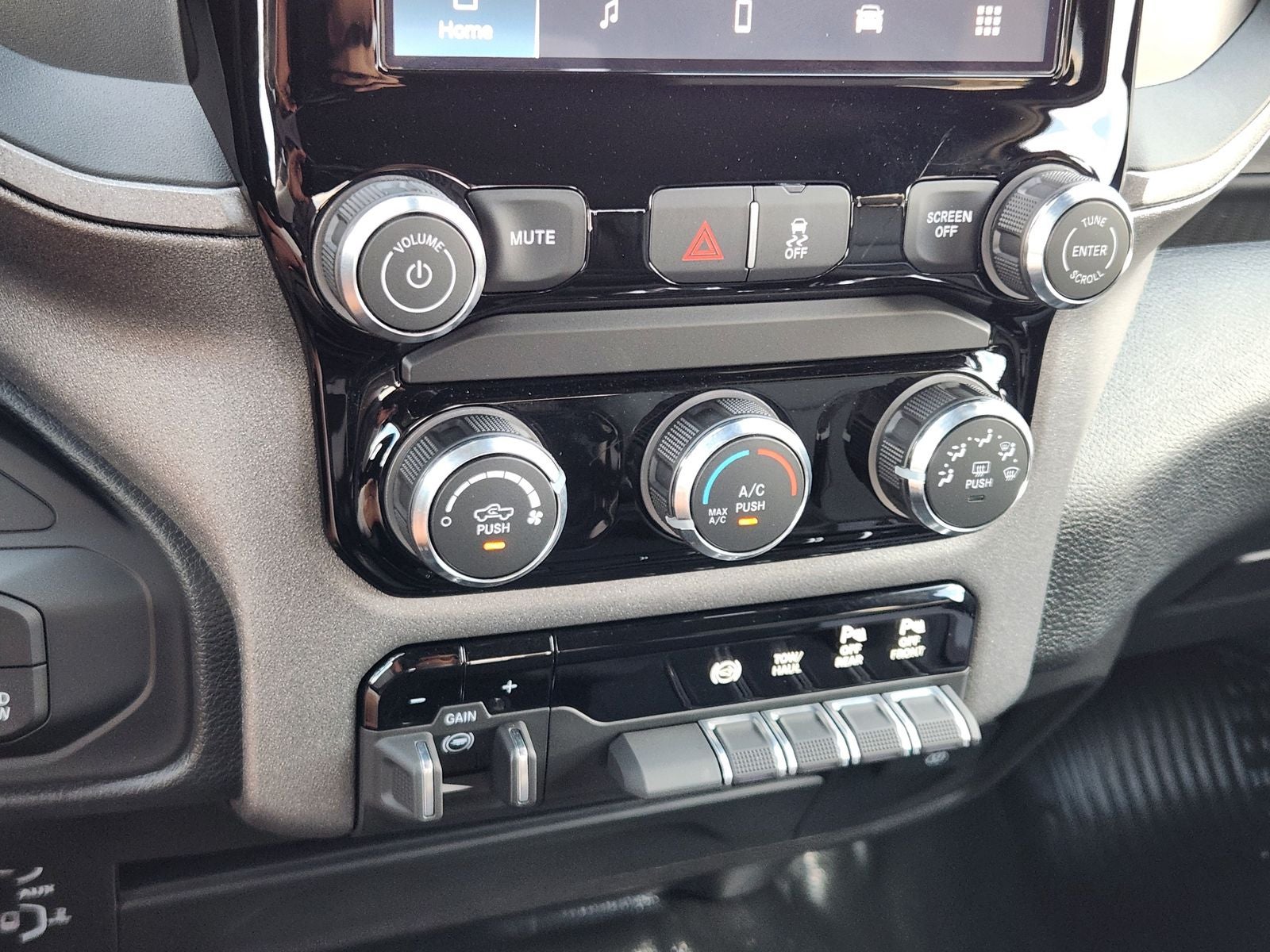 2026 RAM Ram 3500 RAM 3500 TRADESMAN CREW CAB 4X4 8' BOX
