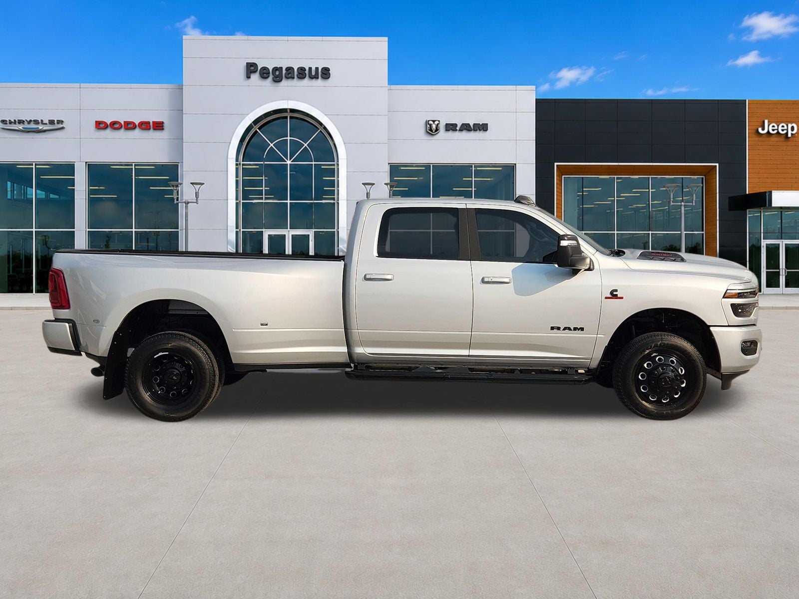2026 RAM Ram 3500 RAM 3500 LARAMIE CREW CAB 4X4 8' BOX