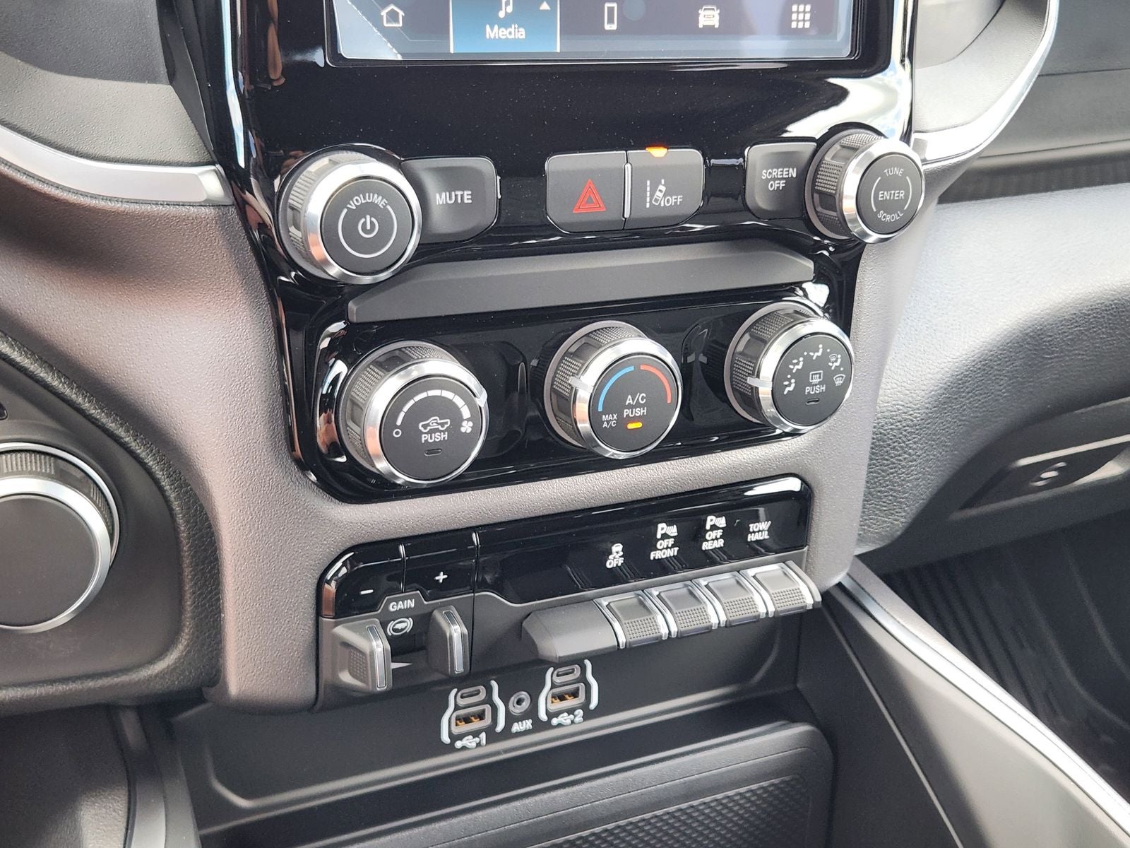 2026 RAM Ram 1500 RAM 1500 LONE STAR CREW CAB 4X2 5'7' BOX