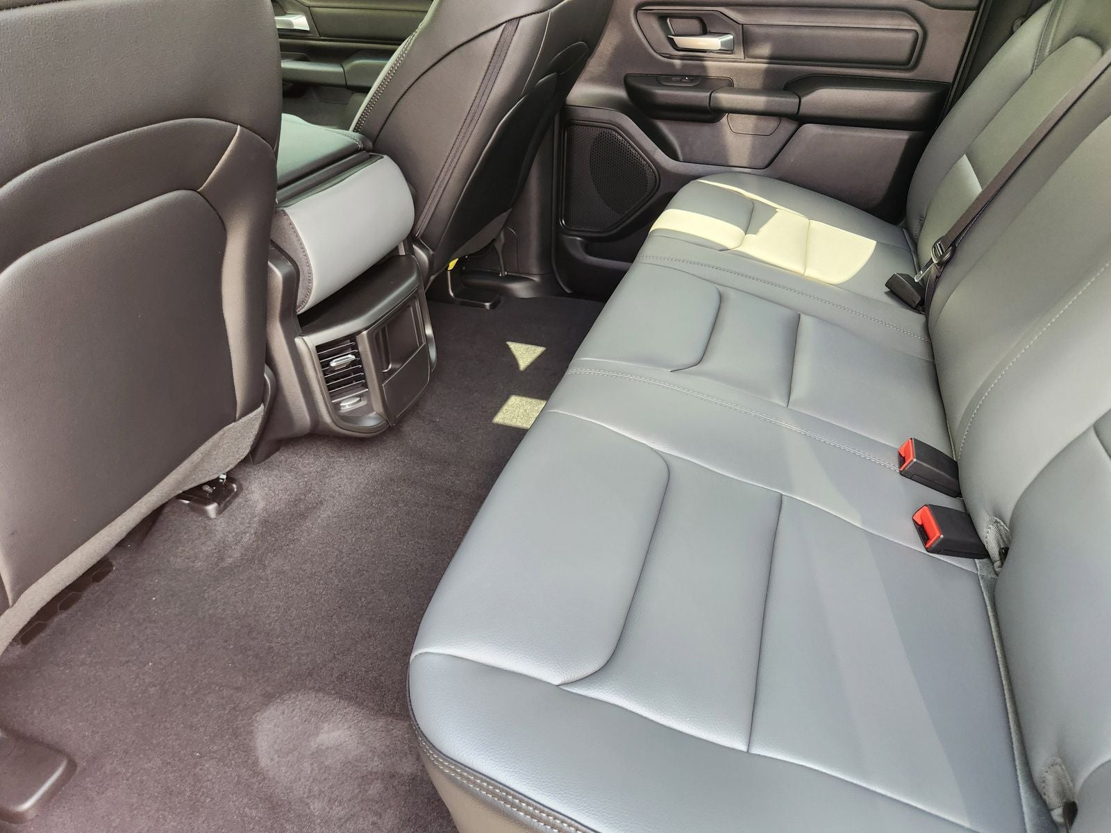 2026 RAM Ram 1500 RAM 1500 TRADESMAN CREW CAB 4X2 5'7' BOX