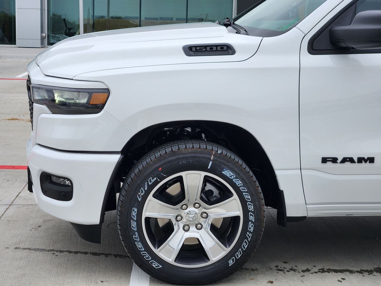 2026 RAM Ram 1500 RAM 1500 EXPRESS CREW CAB 4X2 5'7' BOX