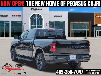 2026 RAM Ram 1500 RAM 1500 EXPRESS CREW CAB 4X4 5'7' BOX