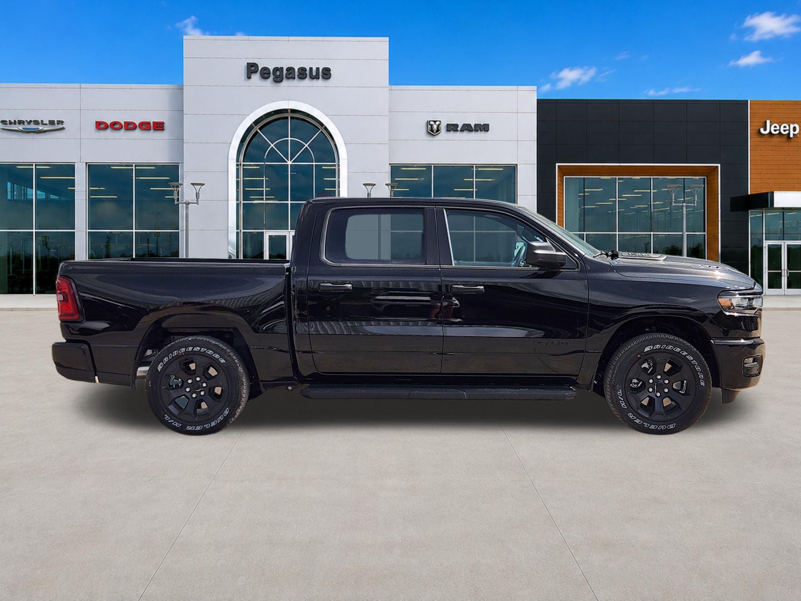2026 RAM Ram 1500 RAM 1500 EXPRESS CREW CAB 4X4 5'7' BOX