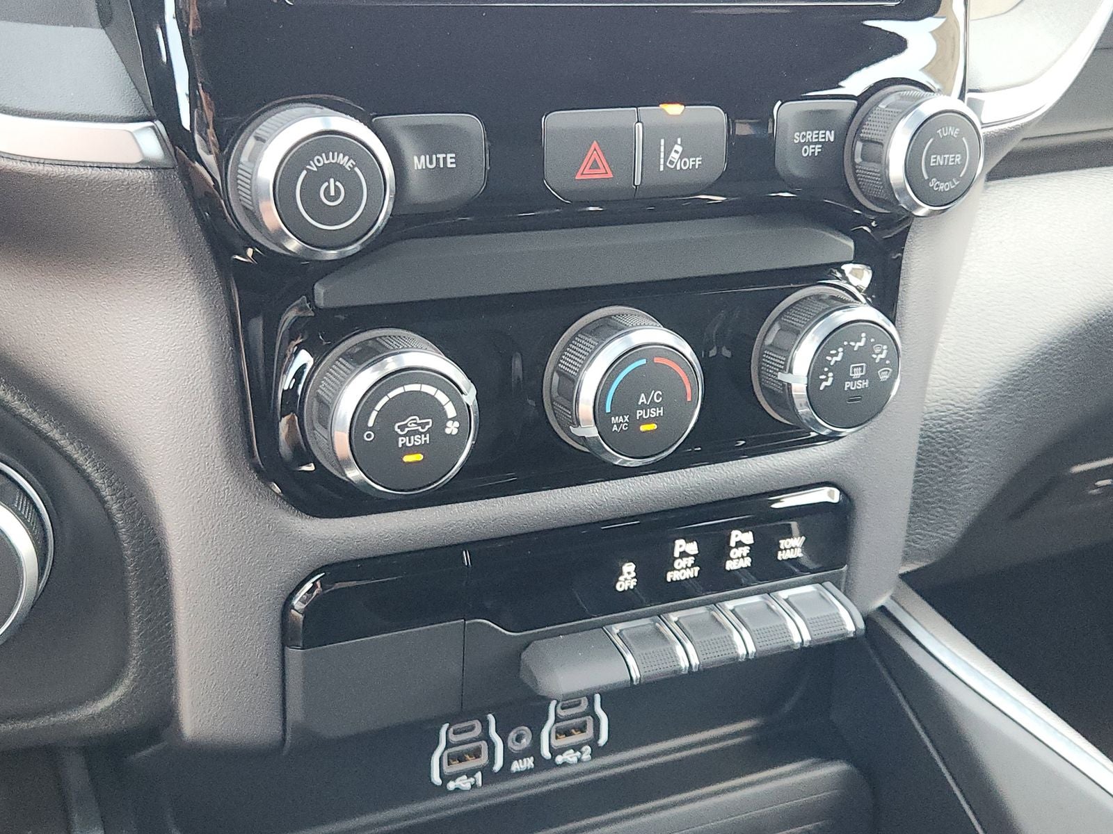 2026 RAM Ram 1500 RAM 1500 EXPRESS CREW CAB 4X4 5'7' BOX