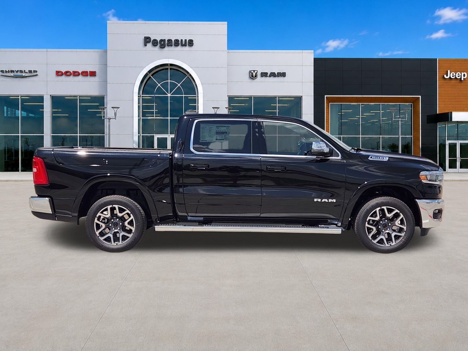 2026 RAM Ram 1500 RAM 1500 LARAMIE CREW CAB 4X4 5'7' BOX