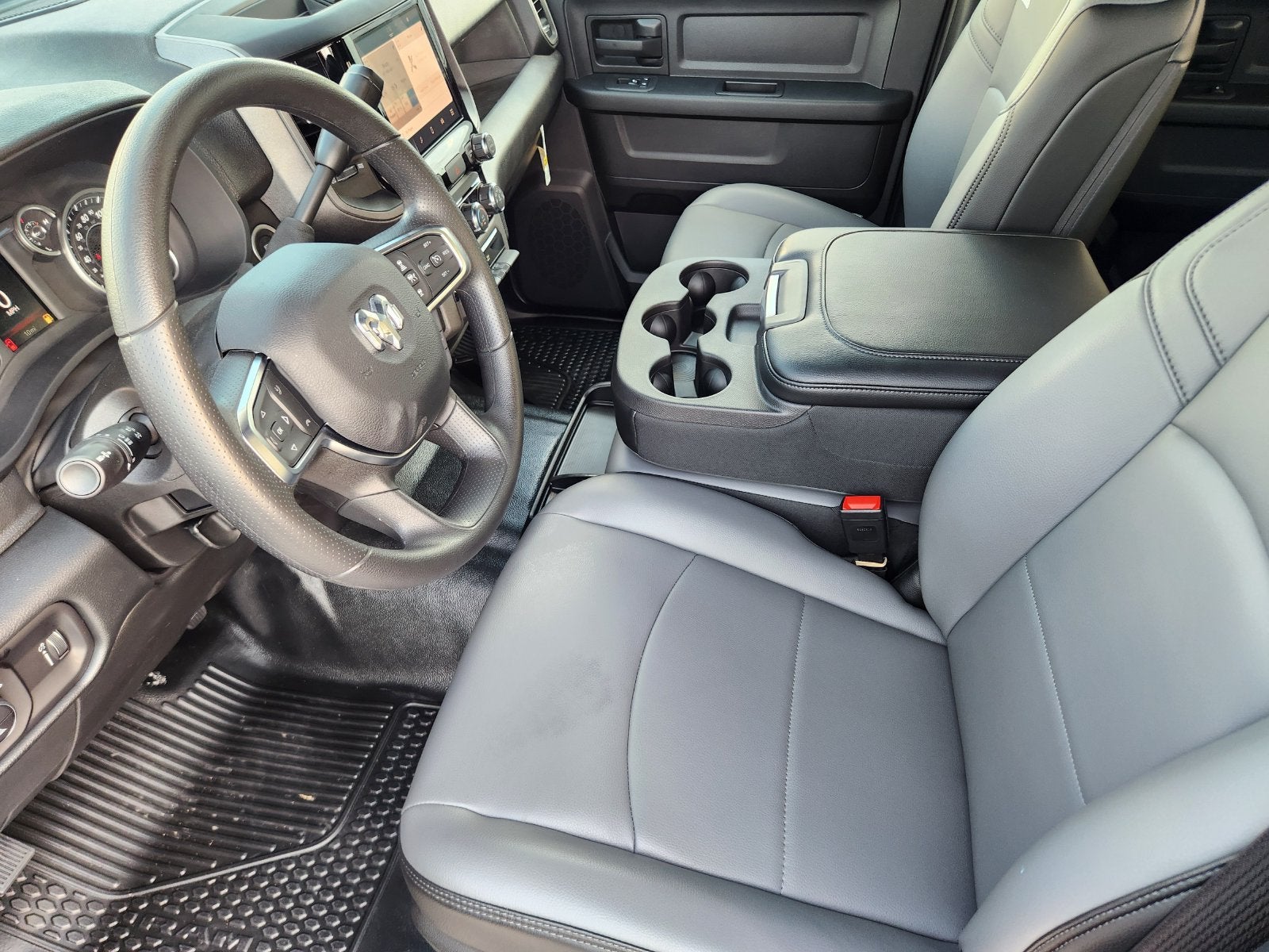 2027 RAM Ram 2500 RAM 2500 TRADESMAN CREW CAB 4X4 6'4' BOX