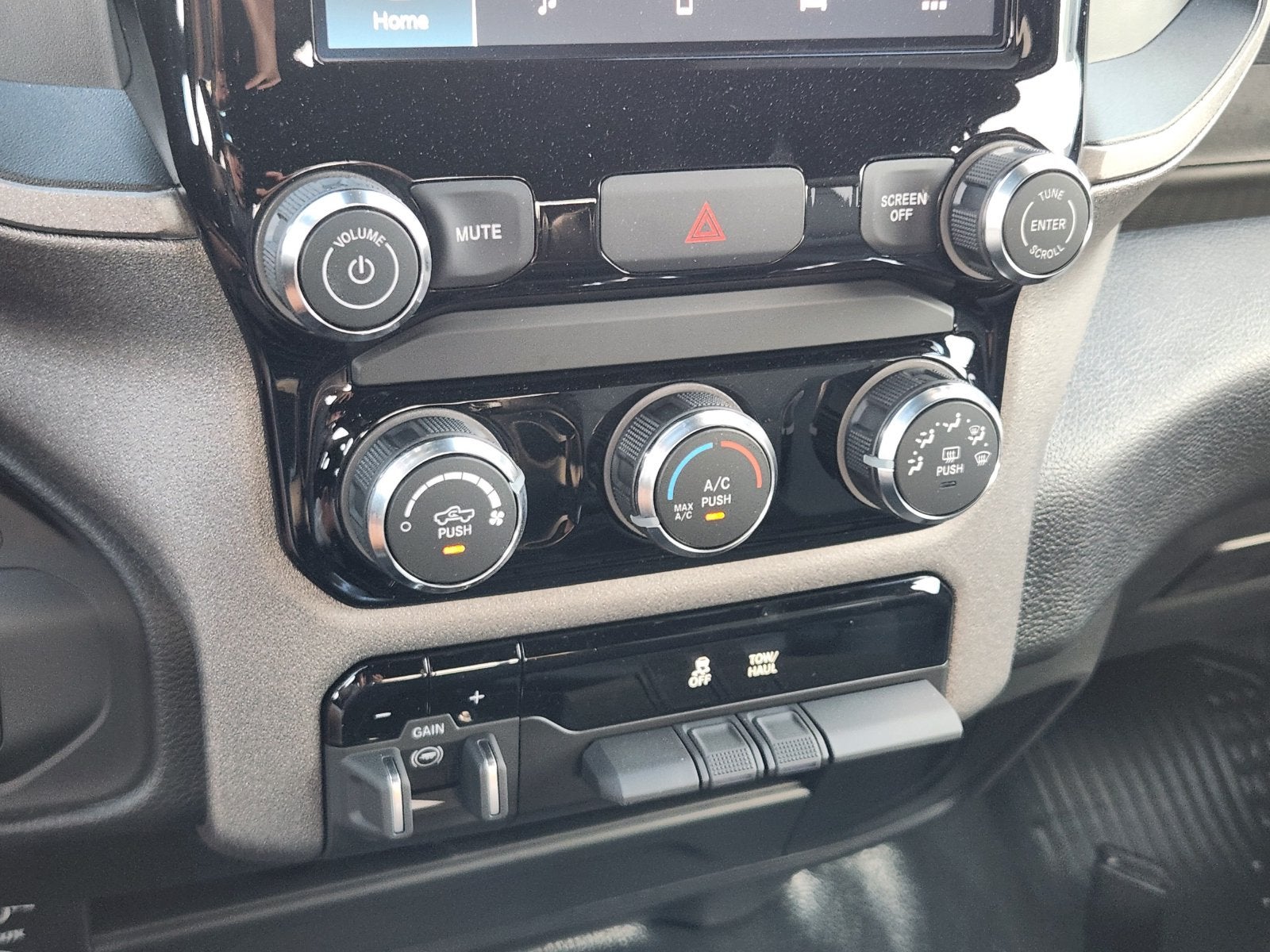2027 RAM Ram 2500 RAM 2500 TRADESMAN CREW CAB 4X4 6'4' BOX