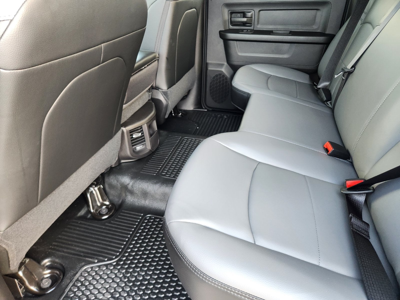 2027 RAM Ram 2500 RAM 2500 TRADESMAN CREW CAB 4X4 6'4' BOX