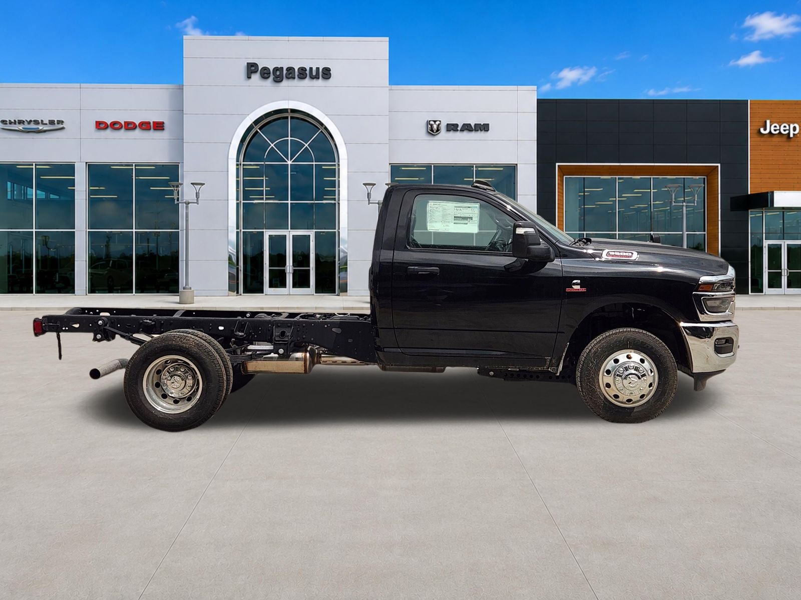 2025 RAM Ram 3500 Chassis Cab RAM 3500 TRADESMAN CHASSIS REGULAR CAB 4X2 60' CA