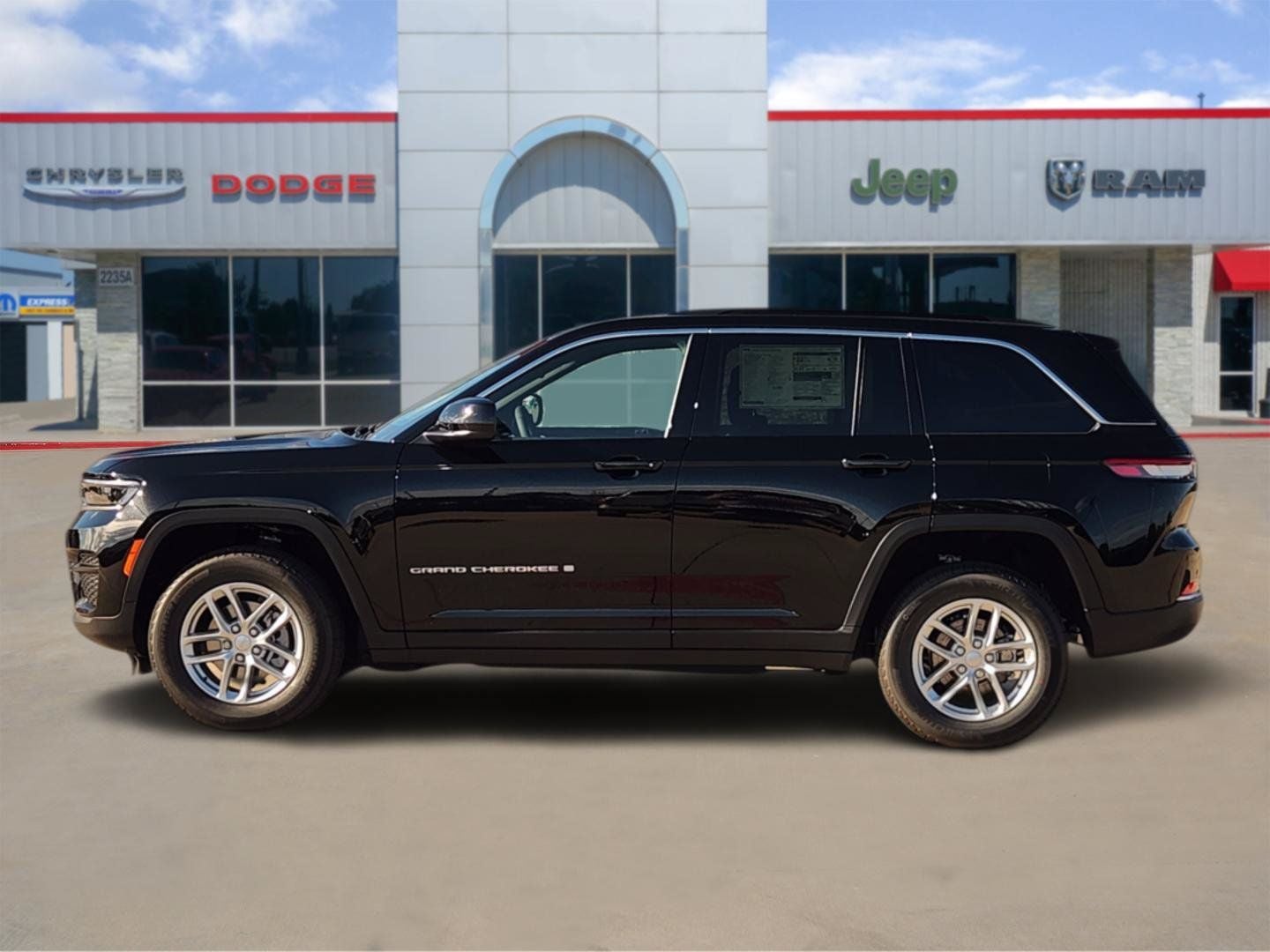 2026 Jeep Grand Cherokee GRAND CHEROKEE LAREDO 4X2