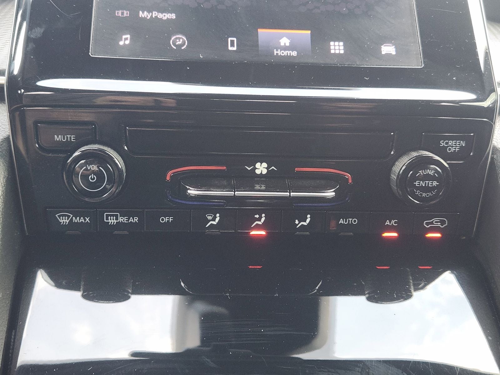 2025 Jeep Grand Cherokee Laredo X 4x2