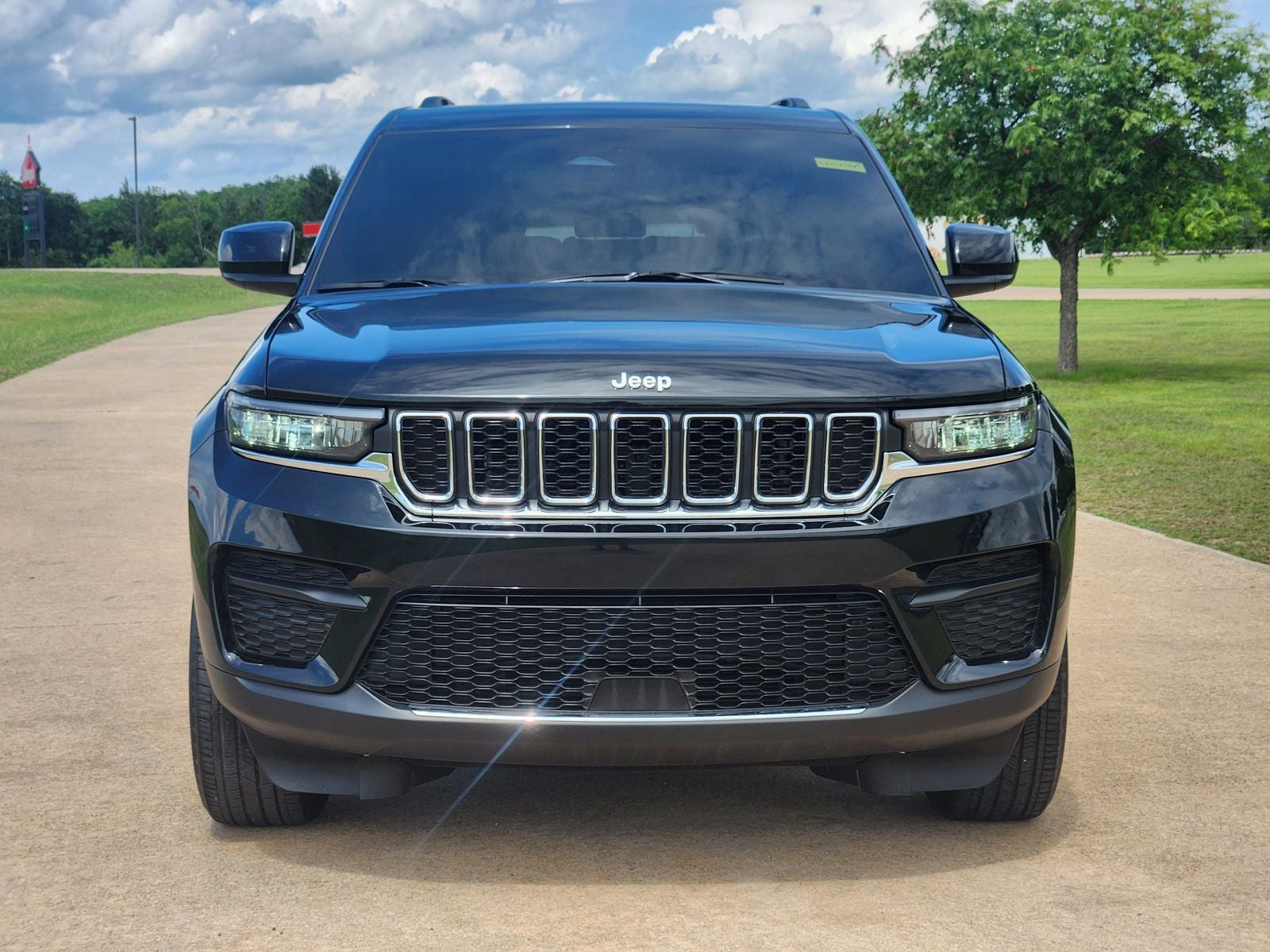 2025 Jeep Grand Cherokee Laredo X 4x2