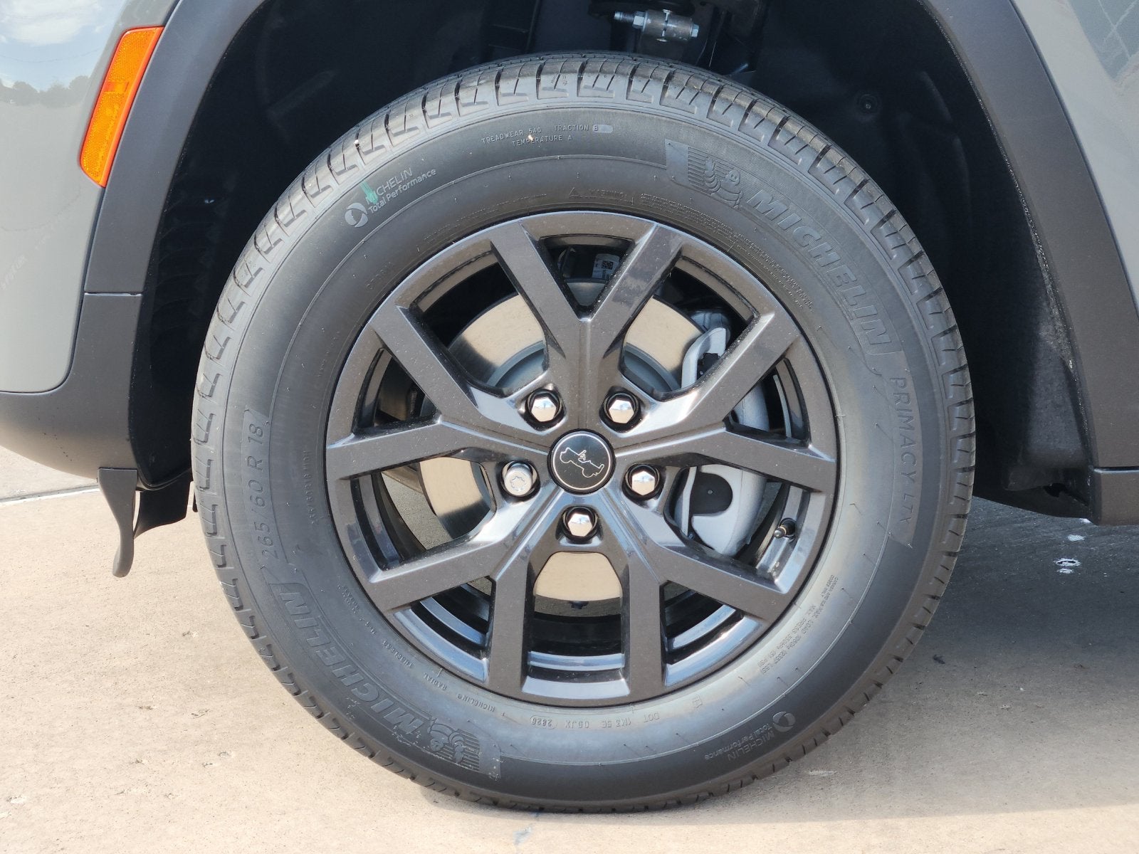 2027 Jeep Grand Cherokee GRAND CHEROKEE LAREDO ALTITUDE 4X2