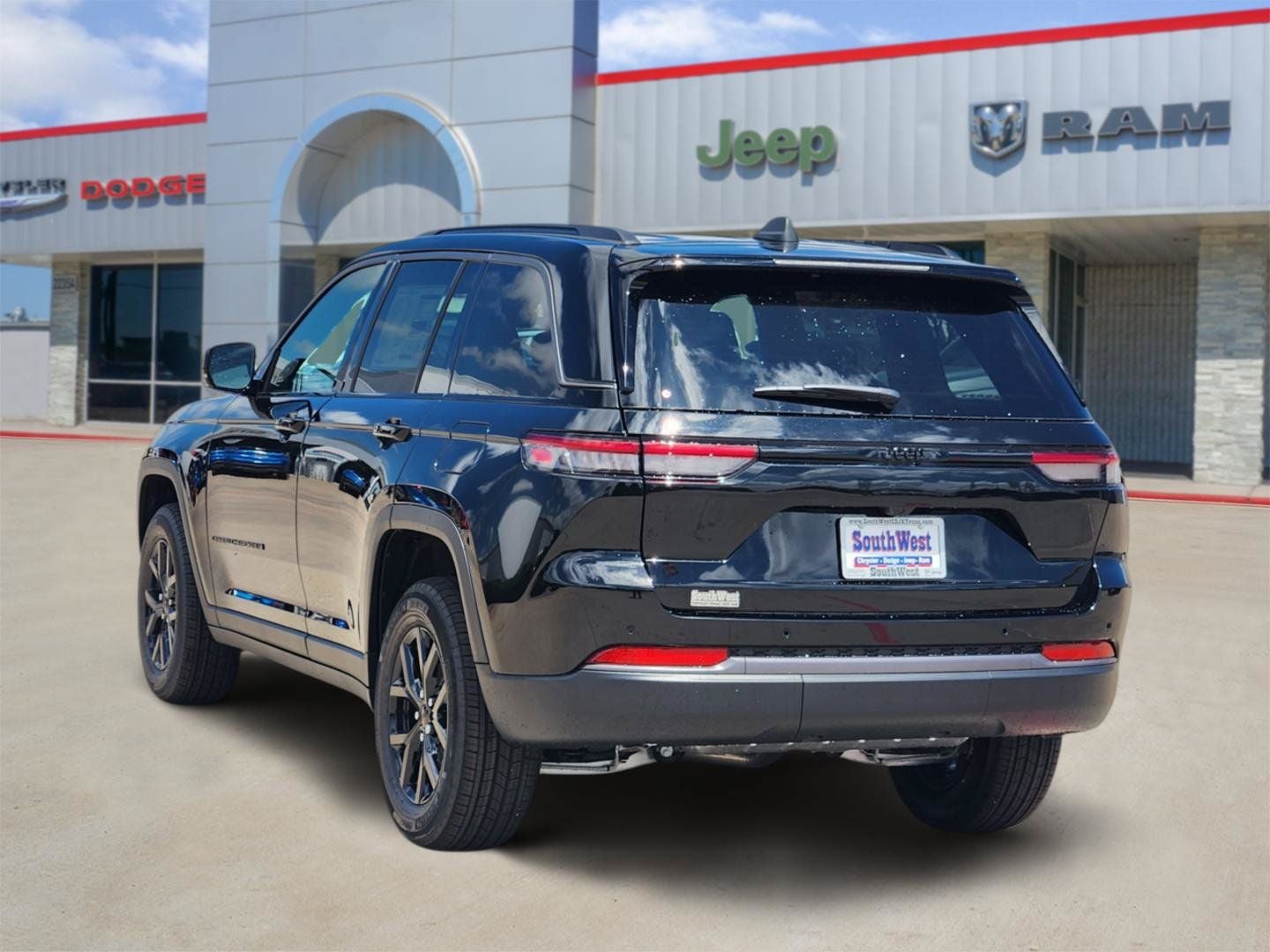 2026 Jeep Grand Cherokee GRAND CHEROKEE LAREDO ALTITUDE 4X2