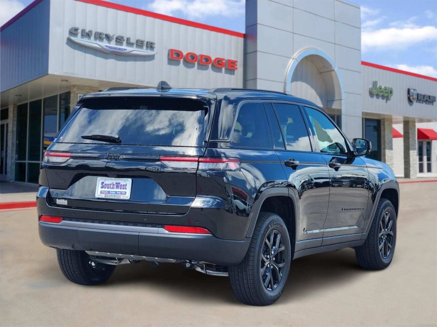 2026 Jeep Grand Cherokee GRAND CHEROKEE LAREDO ALTITUDE 4X2