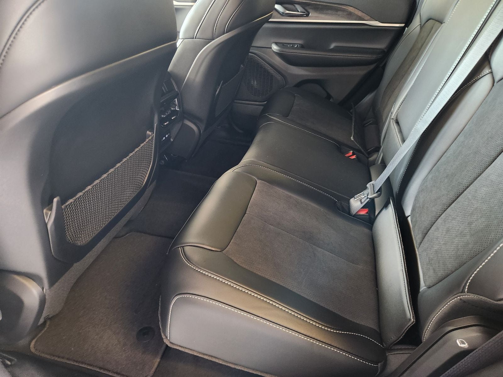 2026 Jeep Grand Cherokee GRAND CHEROKEE LAREDO ALTITUDE 4X2