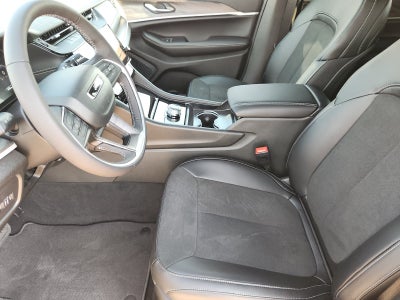 2027 Jeep Grand Cherokee GRAND CHEROKEE LAREDO ALTITUDE 4X2