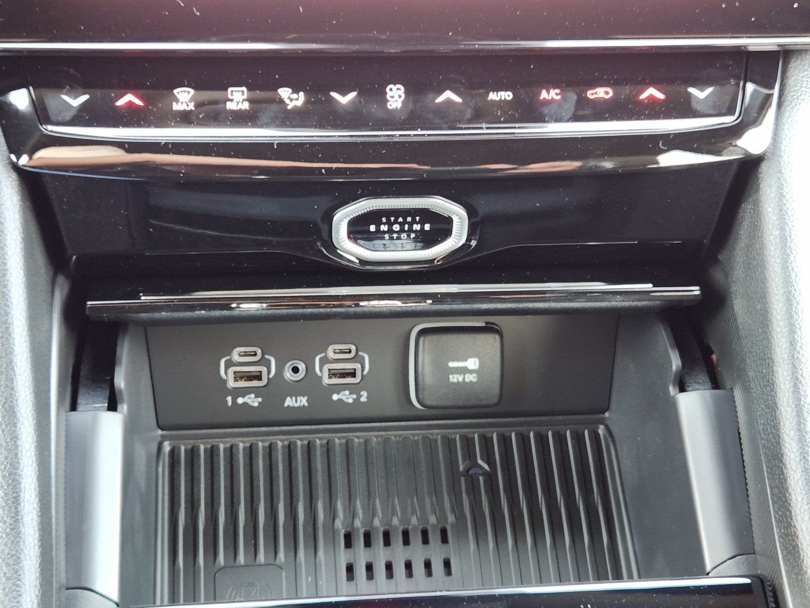 2027 Jeep Grand Cherokee GRAND CHEROKEE LAREDO ALTITUDE 4X2
