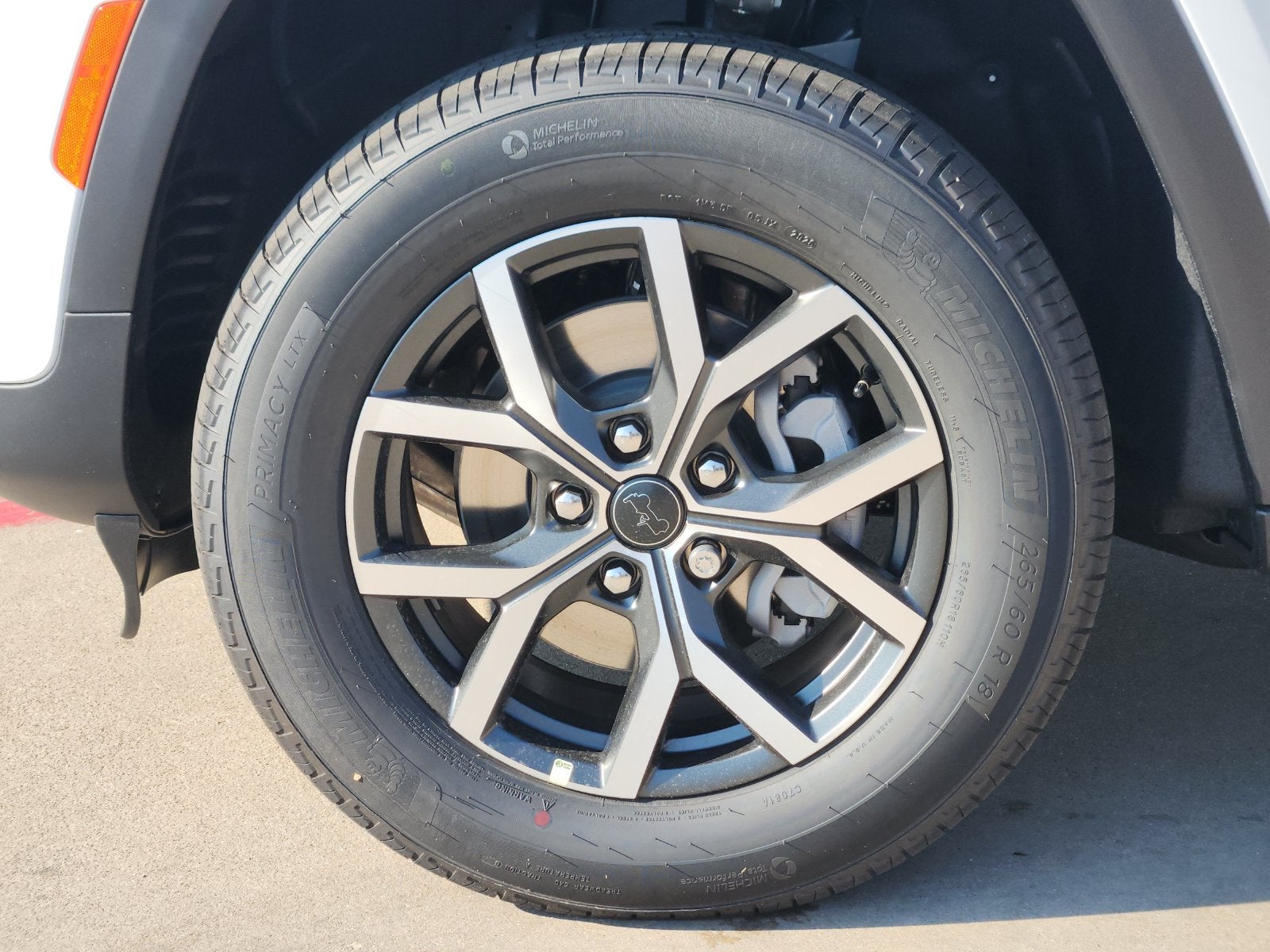 2027 Jeep Grand Cherokee GRAND CHEROKEE LAREDO 4X4