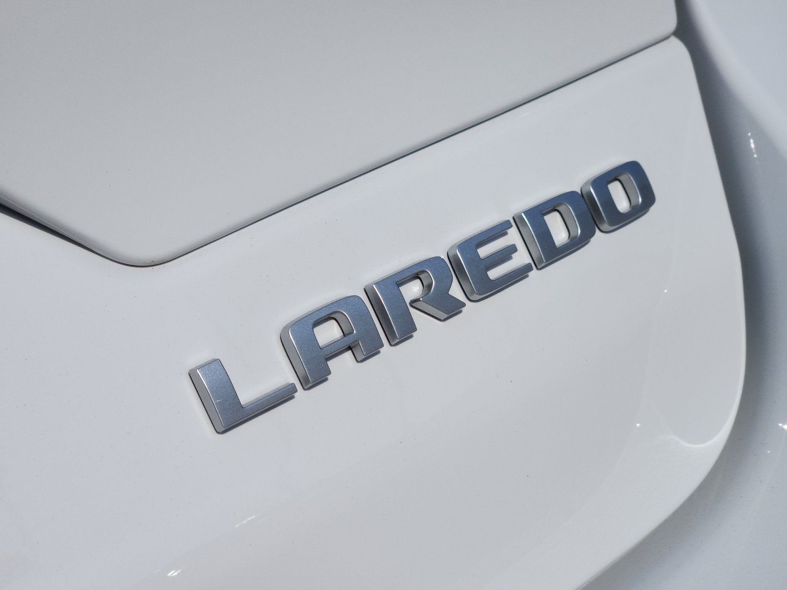 2027 Jeep Grand Cherokee GRAND CHEROKEE LAREDO 4X4