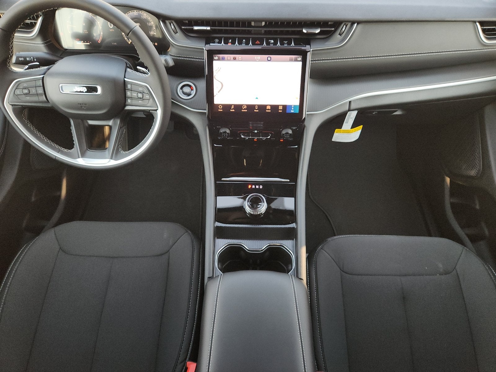 2027 Jeep Grand Cherokee GRAND CHEROKEE LAREDO 4X4