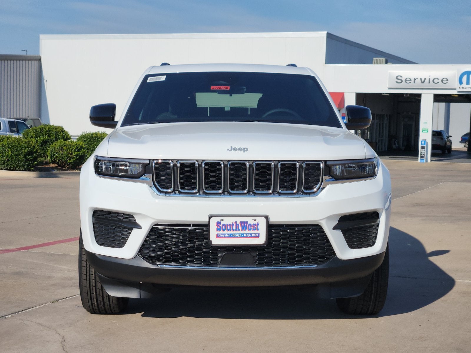 2027 Jeep Grand Cherokee GRAND CHEROKEE LAREDO 4X4