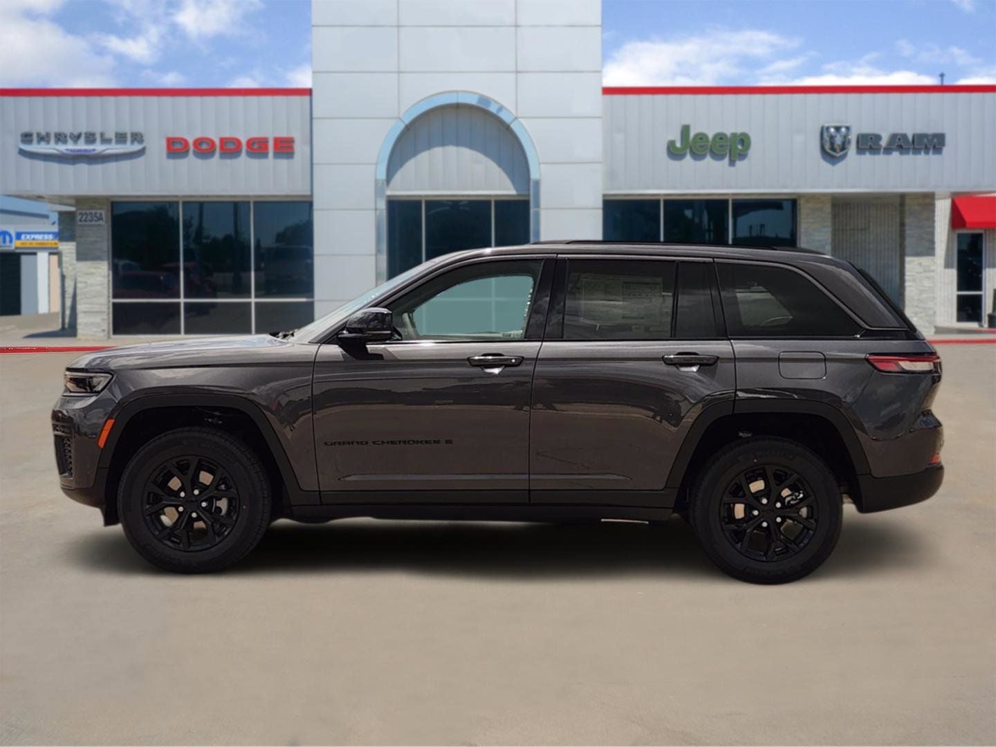 2026 Jeep Grand Cherokee GRAND CHEROKEE LAREDO ALTITUDE 4X4