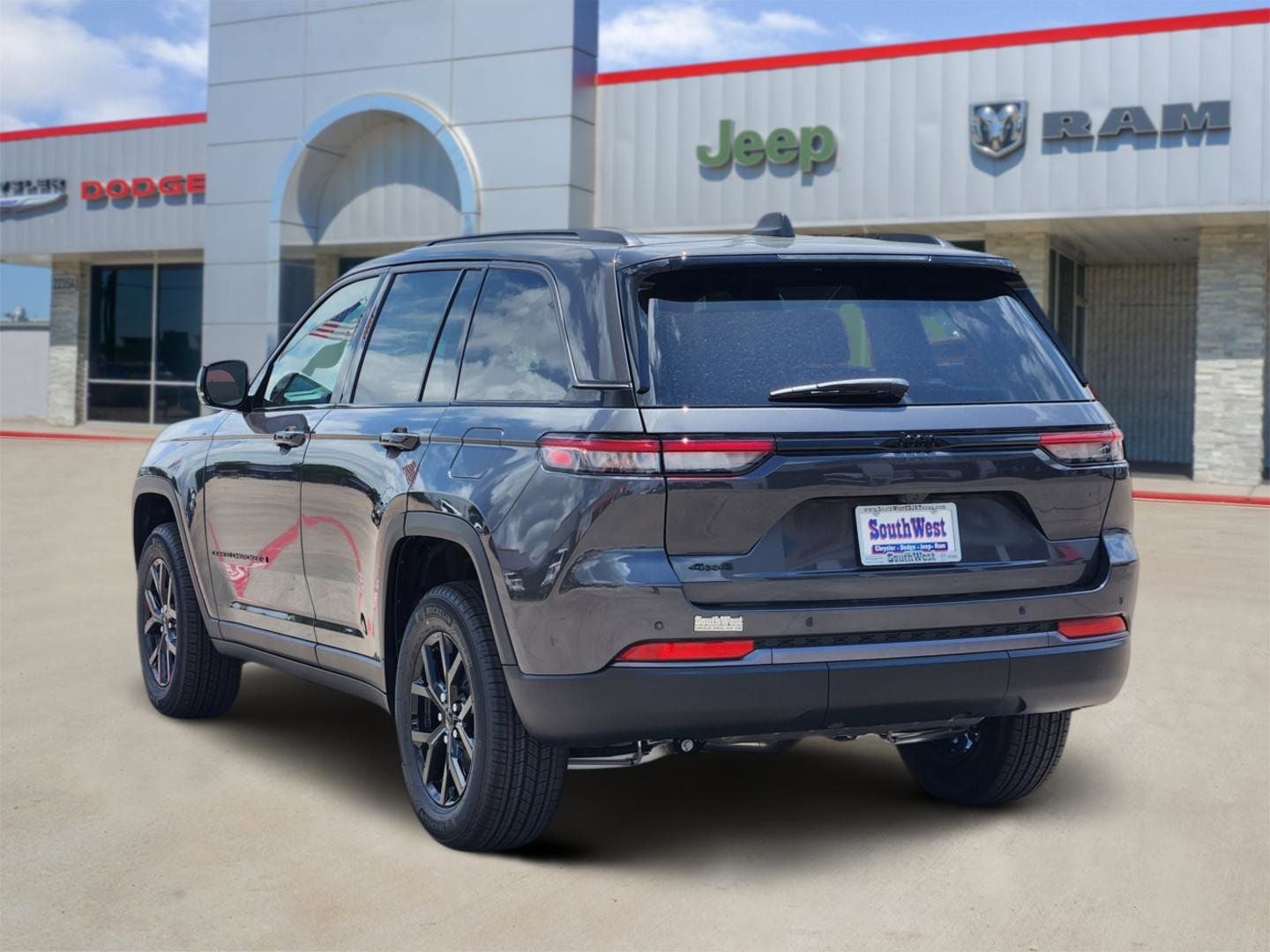 2026 Jeep Grand Cherokee GRAND CHEROKEE LAREDO ALTITUDE 4X4