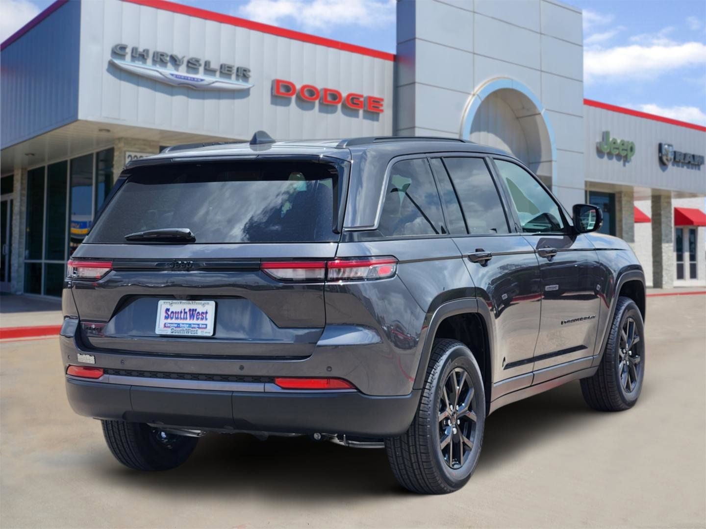 2026 Jeep Grand Cherokee GRAND CHEROKEE LAREDO ALTITUDE 4X4
