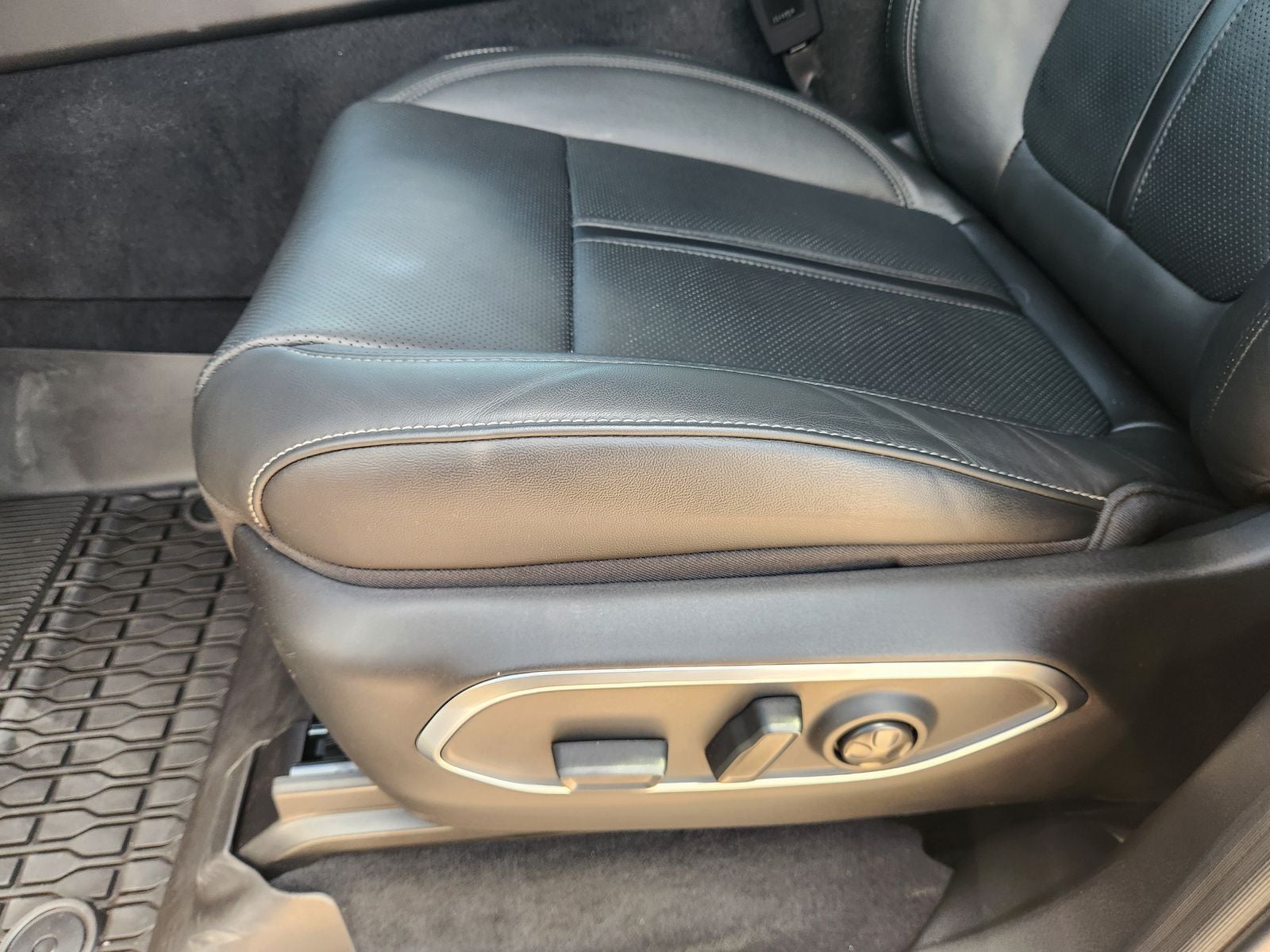 2026 Jeep Grand Wagoneer GRAND WAGONEER UPLAND 4X4