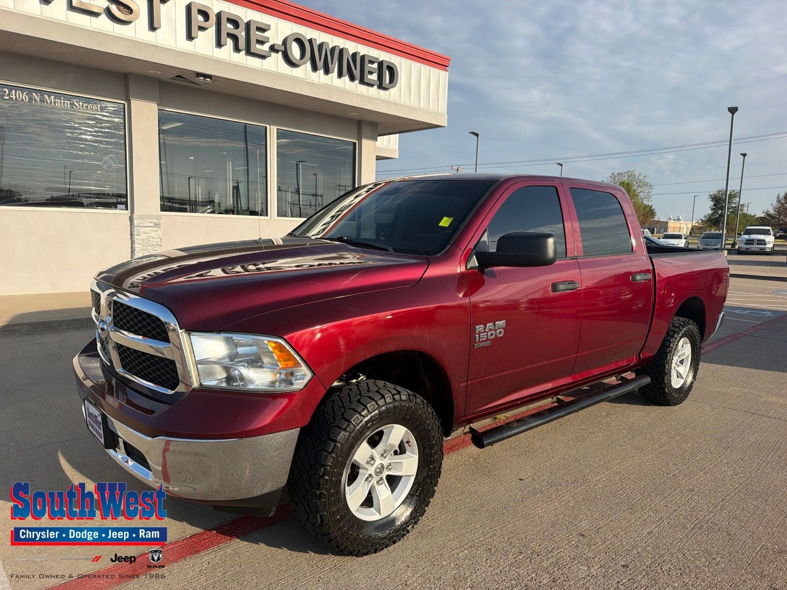 2022 RAM 1500 Classic SLT Crew Cab 4x4 5'7' Box