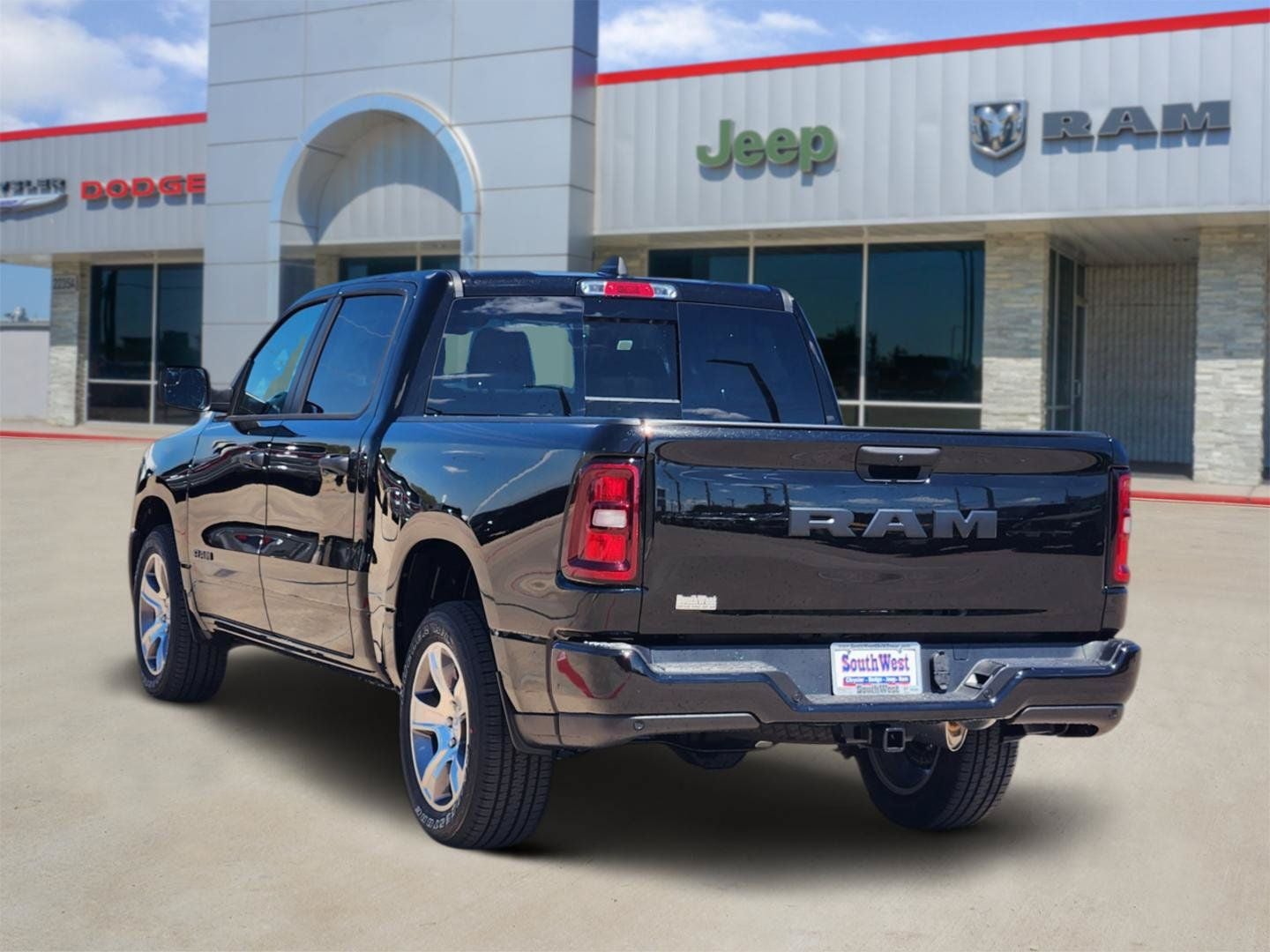 2026 RAM Ram 1500 RAM 1500 EXPRESS CREW CAB 4X2 5'7' BOX
