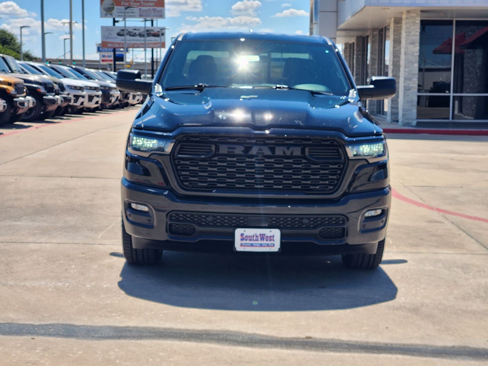 2026 RAM Ram 1500 RAM 1500 EXPRESS CREW CAB 4X2 5'7' BOX