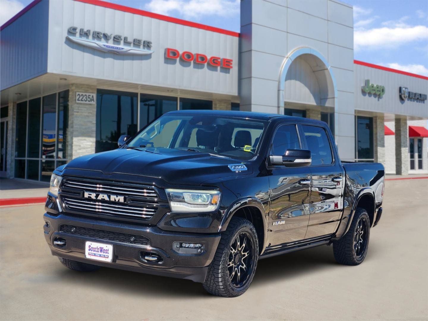 2021 RAM Ram 1500 Laramie Crew Cab 4x2 5'7' Box