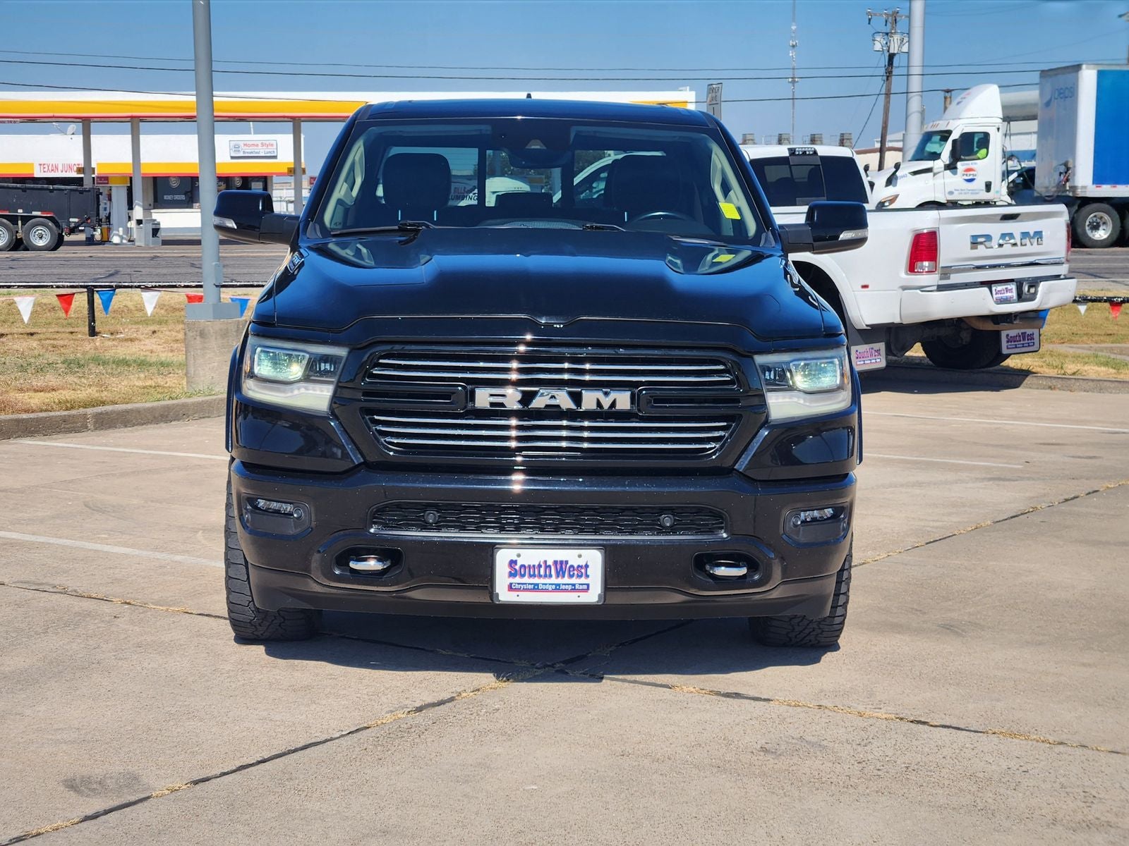 2021 RAM Ram 1500 Laramie Crew Cab 4x2 5'7' Box