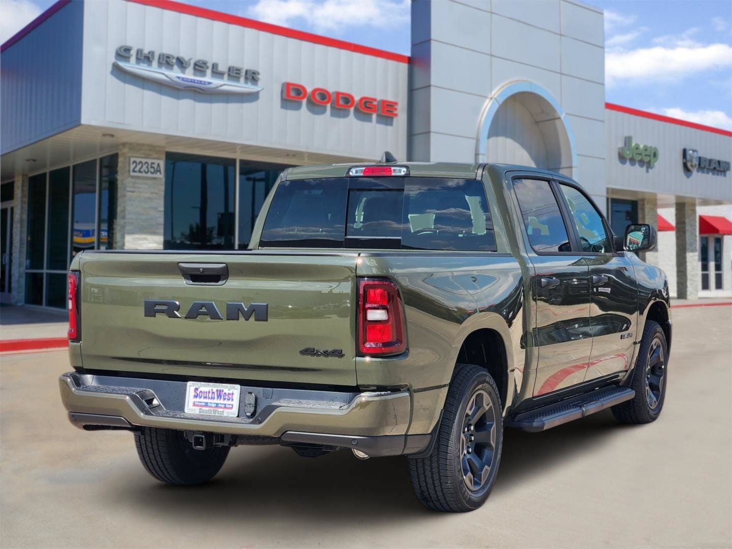 2026 RAM Ram 1500 RAM 1500 EXPRESS CREW CAB 4X4 5'7' BOX