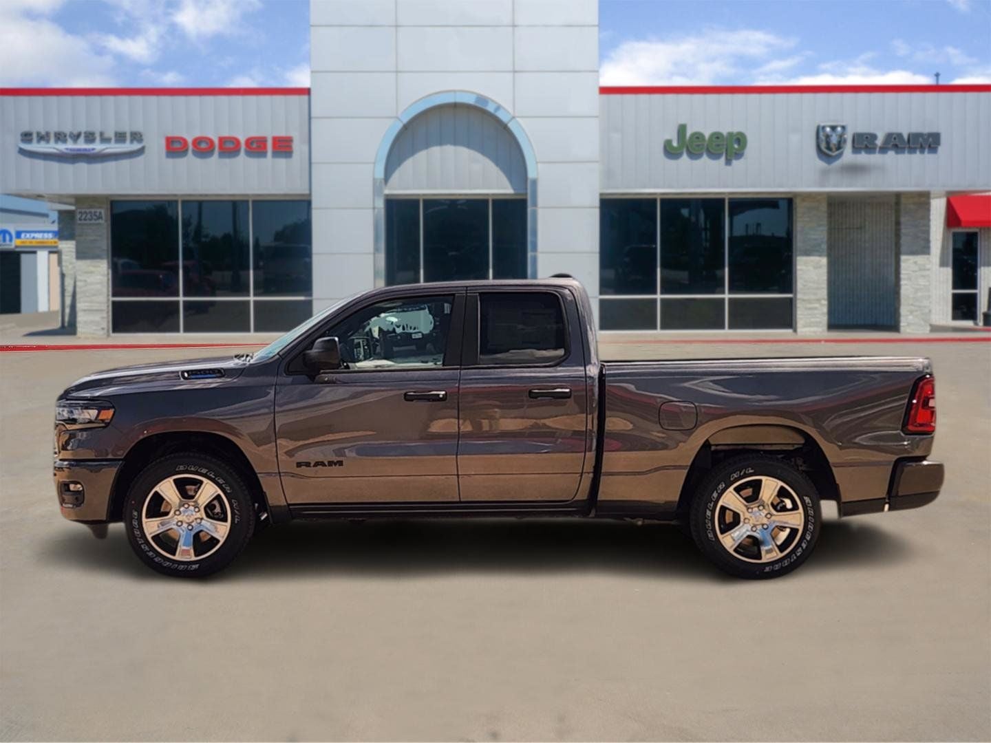 2026 RAM Ram 1500 RAM 1500 EXPRESS QUAD CAB 4X2 6'4' BOX