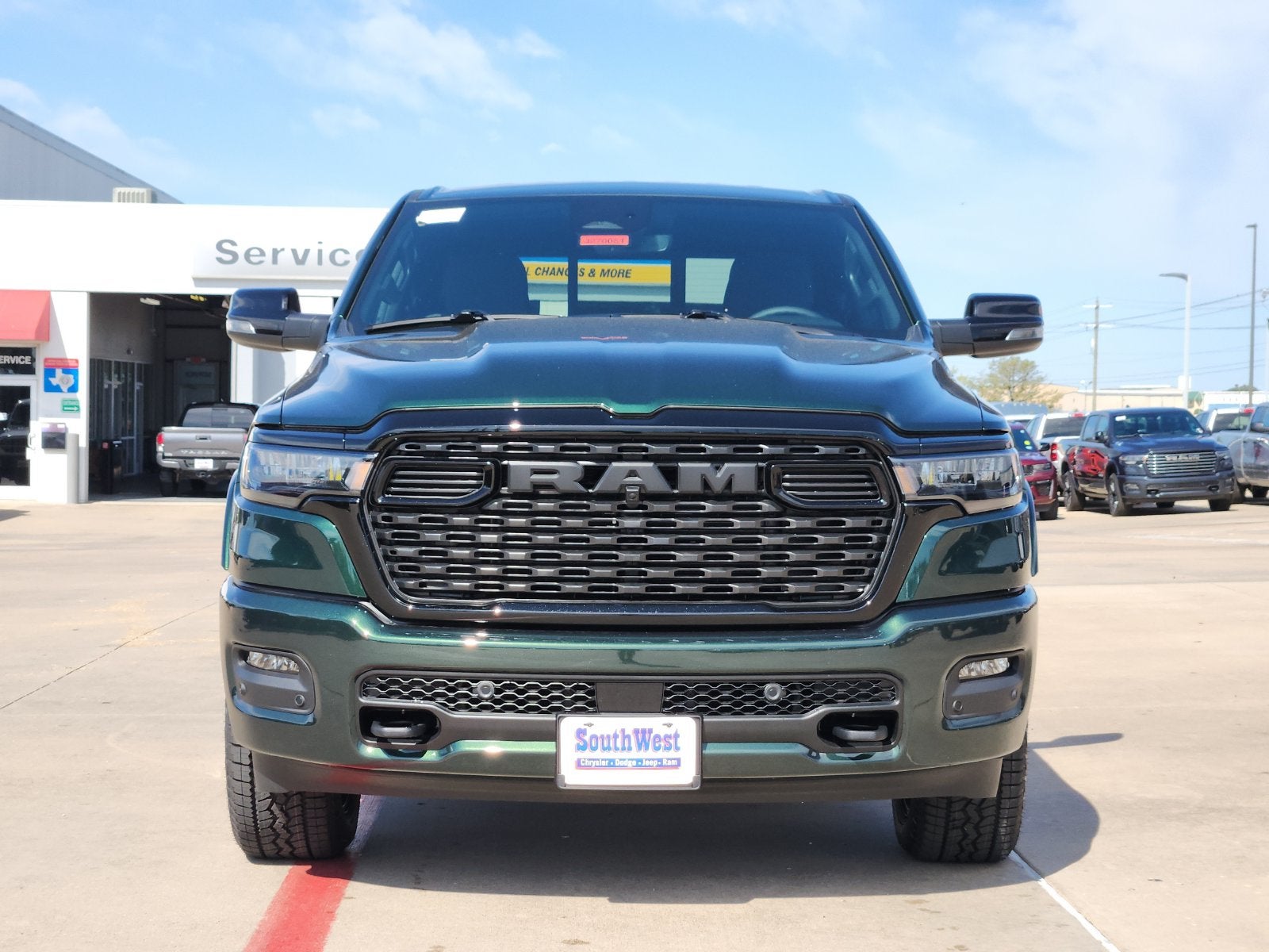 2027 RAM Ram 1500 RAM 1500 LONE STAR CREW CAB 4X4 5'7' BOX
