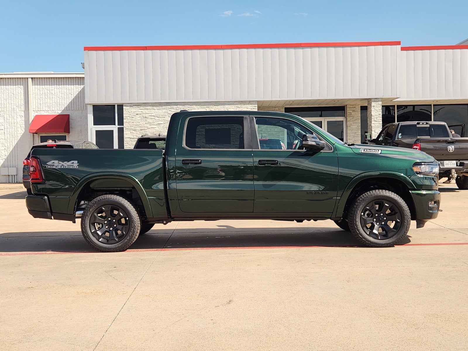 2027 RAM Ram 1500 RAM 1500 LONE STAR CREW CAB 4X4 5'7' BOX